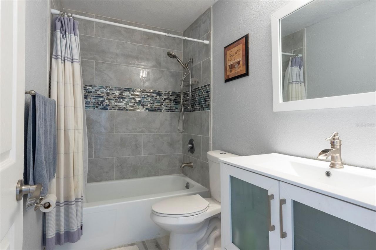 3281 38th Way S, Unit C, Saint Petersburg, FL 33711 Photo