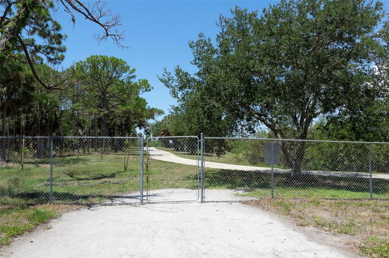 3281 38th Way S, Unit C, Saint Petersburg, FL 33711 Photo