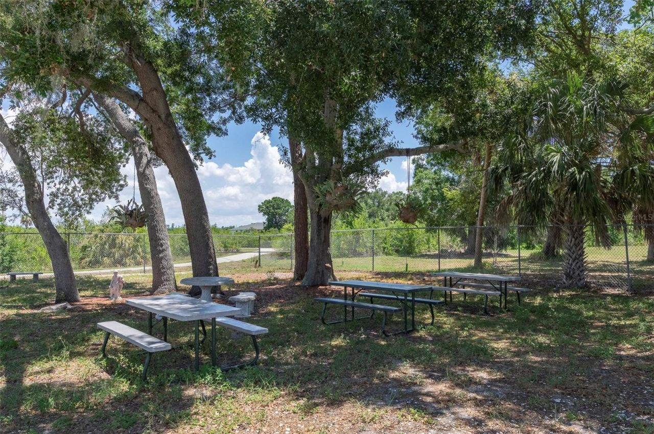 3281 38th Way S, Unit C, Saint Petersburg, FL 33711 Photo