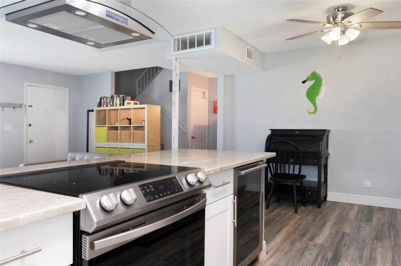 3281 38th Way S, Unit C, Saint Petersburg, FL 33711 Photo