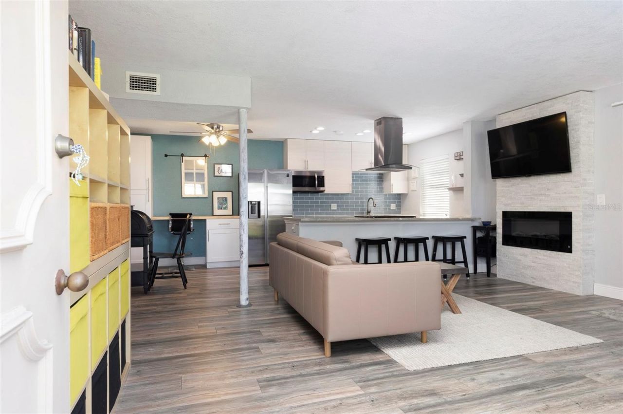 3281 38th Way S, Unit C, Saint Petersburg, FL 33711 Photo