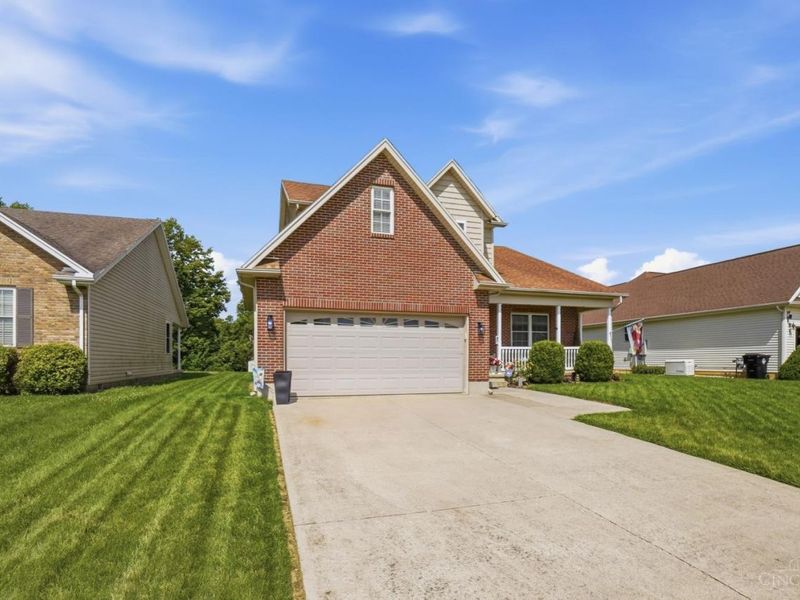 1447 Meadow Ridge Circle, Wilmington, OH 45177 Photo 2
