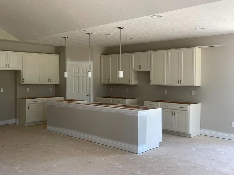 1742 Goldfinch Lane, Unit 131, Miami Township, OH 45150 Photo 2