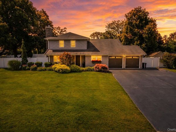 8 Feather Lane, Commack, NY 11725