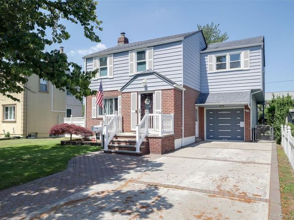 112 Nassau Street, Elmont, NY 11003