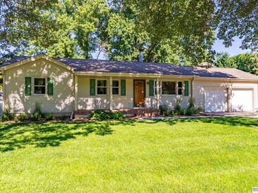 2222 S 88th Street, Omaha, NE 68124