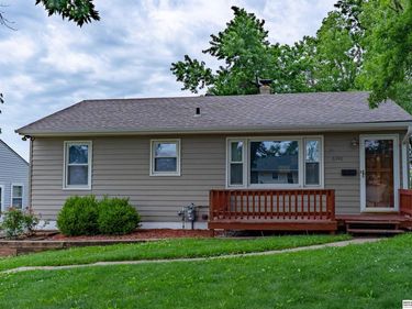 6940 Pinkney Street, Omaha, NE 68104