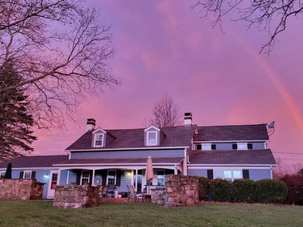 17 Hollow Brook Rd, Tewksbury, NJ 07830