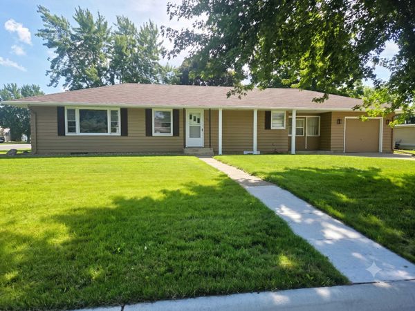 301 S Walnut Street, Belle Plaine, MN 56011