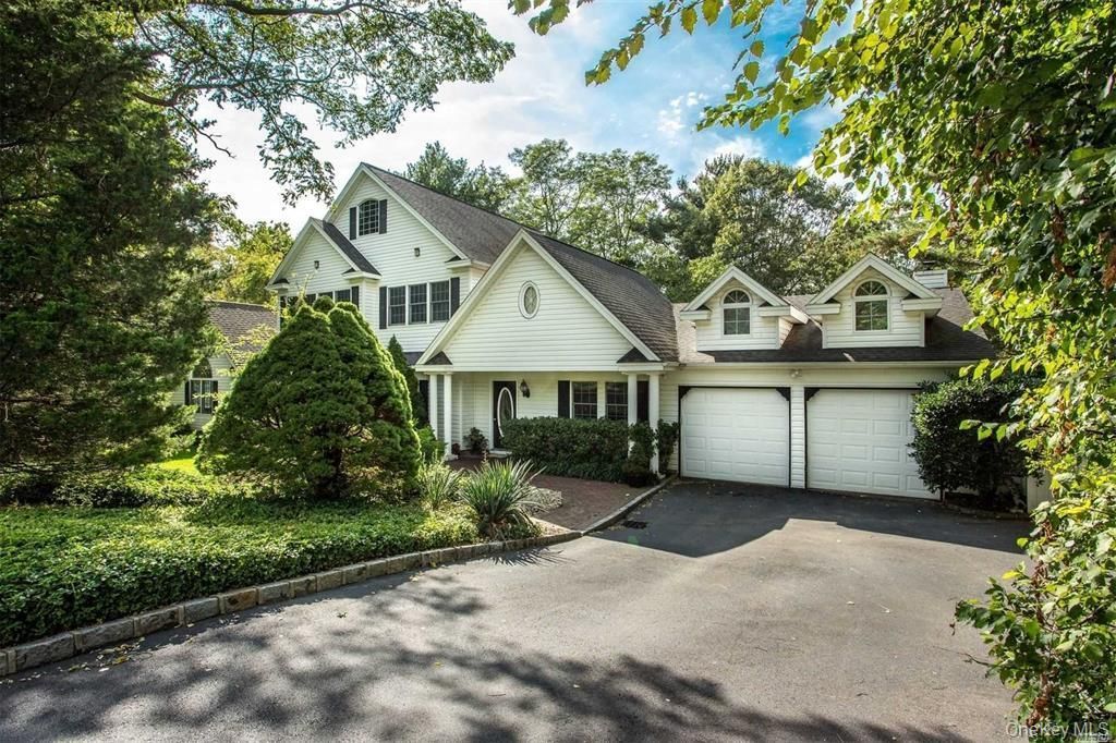 39 Hunting Hill Drive , Dix Hills, NY 11746 Main Photo