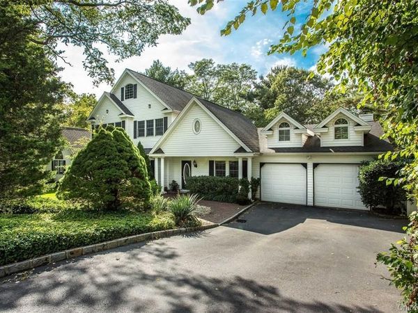 39 Hunting Hill Drive , Dix Hills, NY 11746