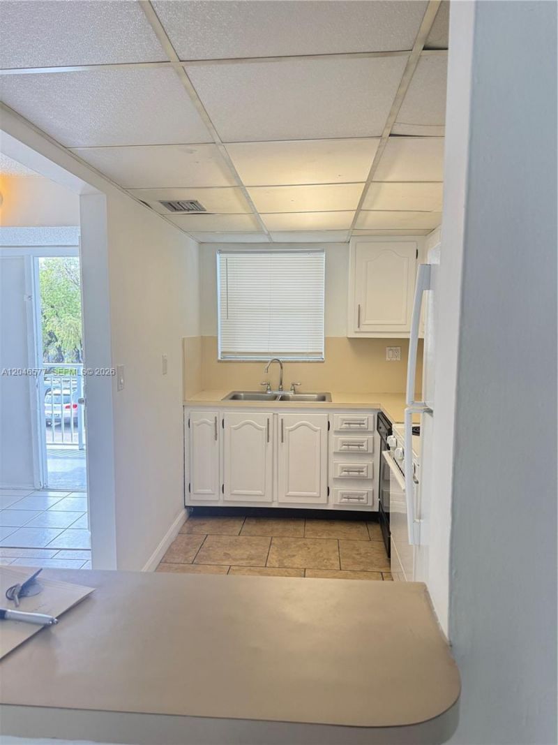 9355 Fontainebleau Blvd, Unit C208, Miami, FL 33172 Main Photo