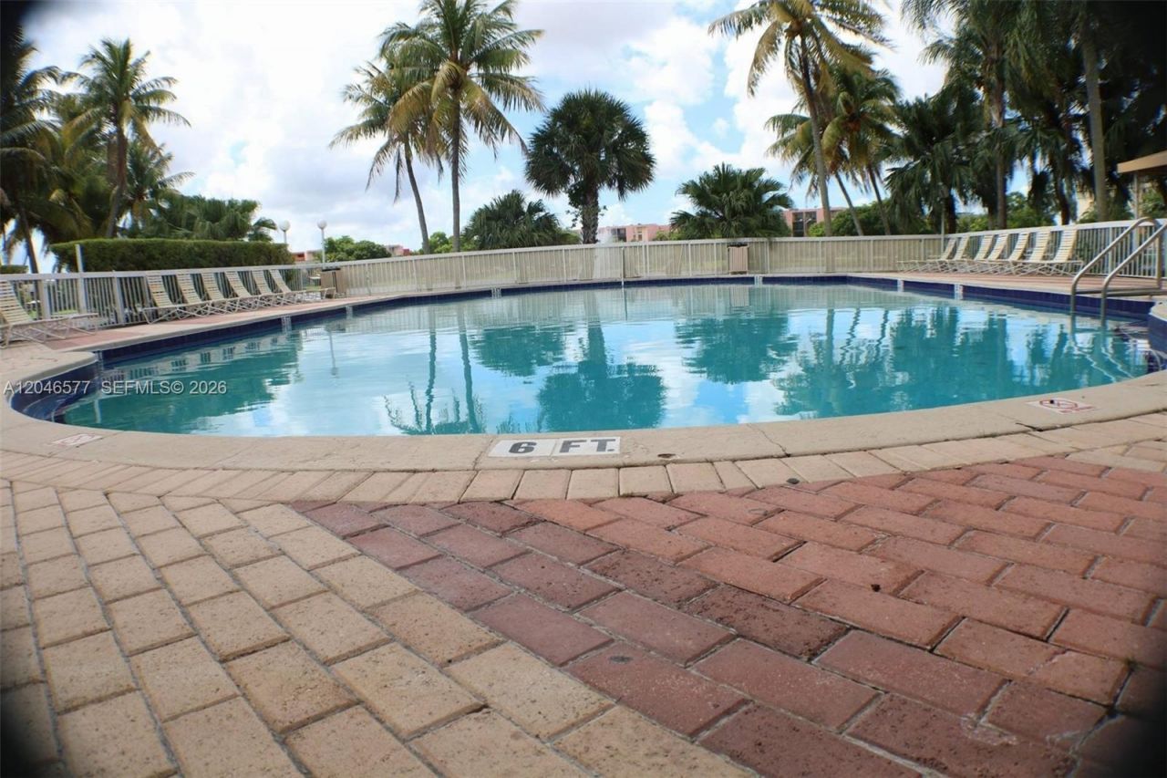 9355 Fontainebleau Blvd, Unit C208, Miami, FL 33172 Photo