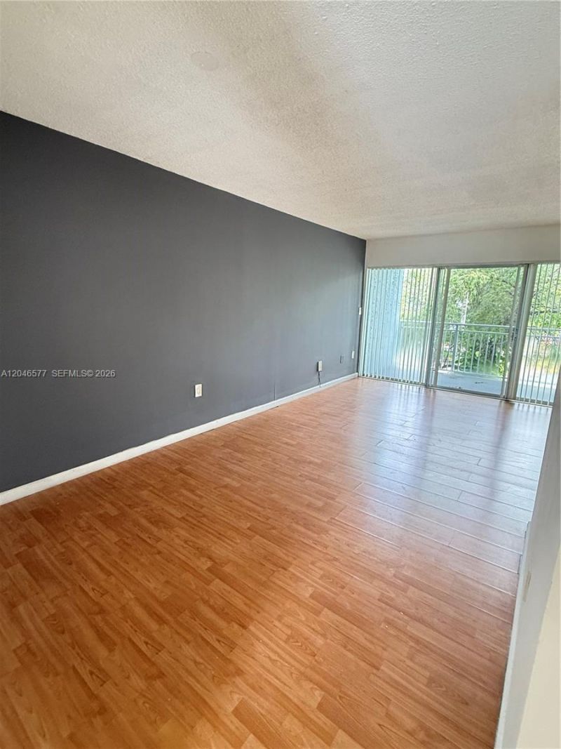 9355 Fontainebleau Blvd, Unit C208, Miami, FL 33172 Photo