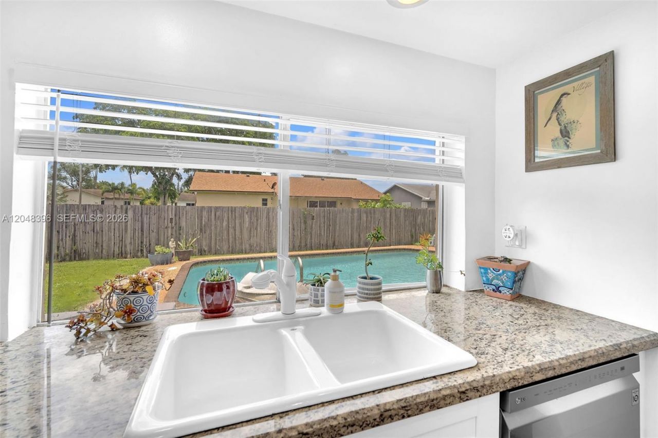 2401 NW 110th Ter , Unit 2401, Sunrise, FL 33322 Photo