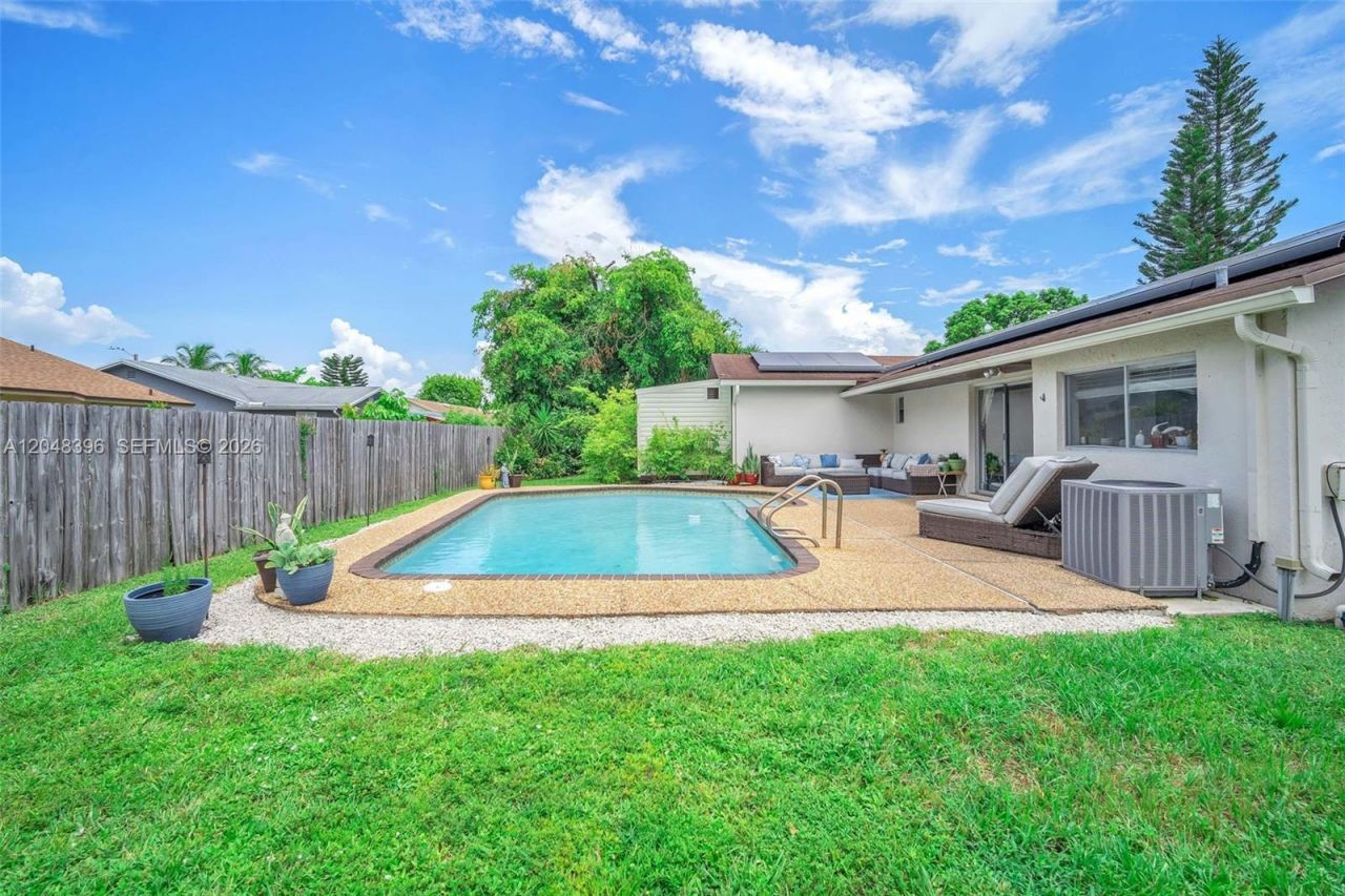 2401 NW 110th Ter , Unit 2401, Sunrise, FL 33322 Photo