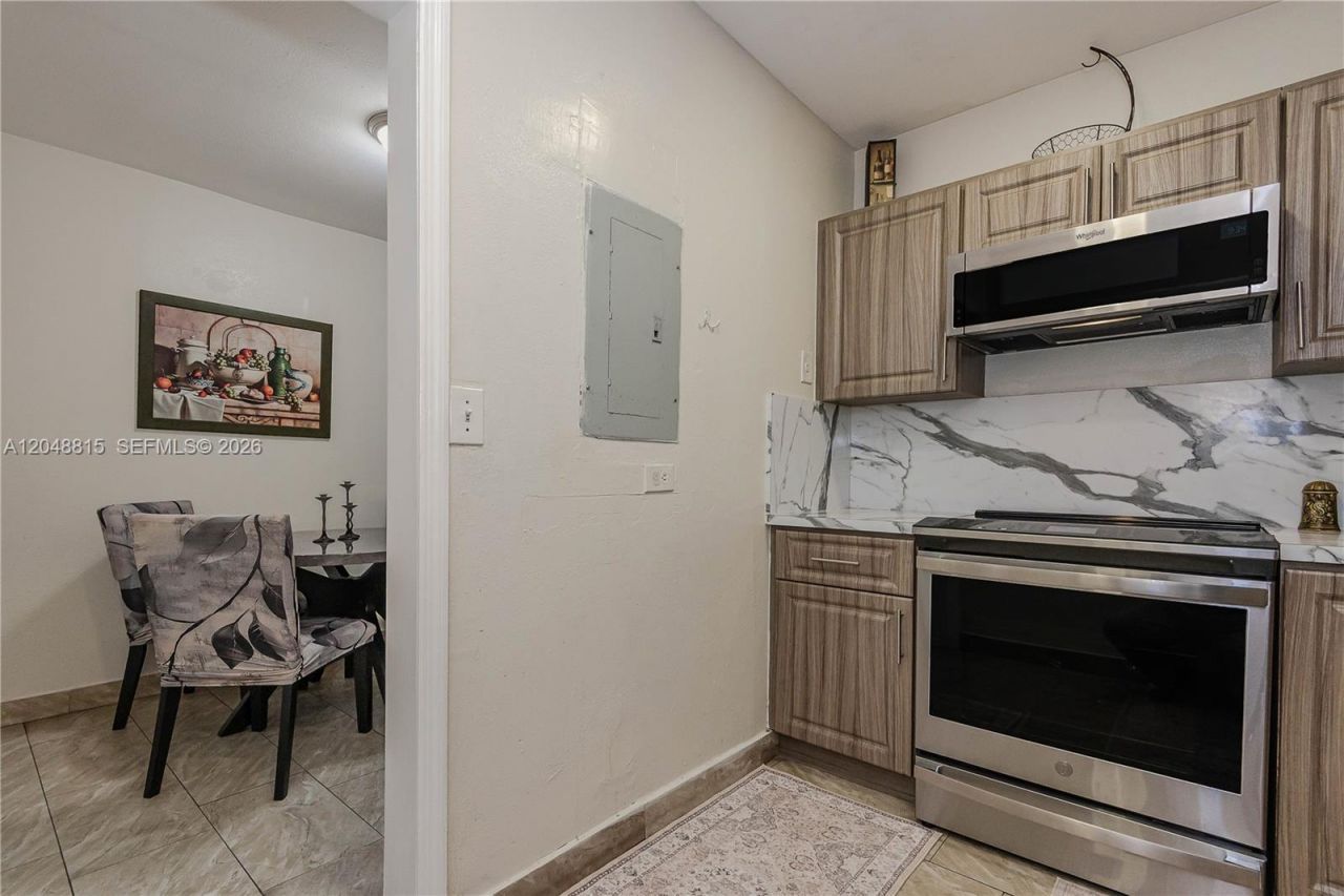750 NE 4th Pl , Hialeah, FL 33010 Photo