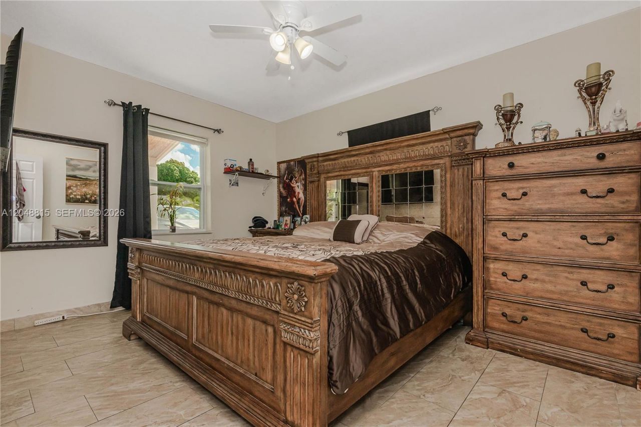 750 NE 4th Pl , Hialeah, FL 33010 Photo
