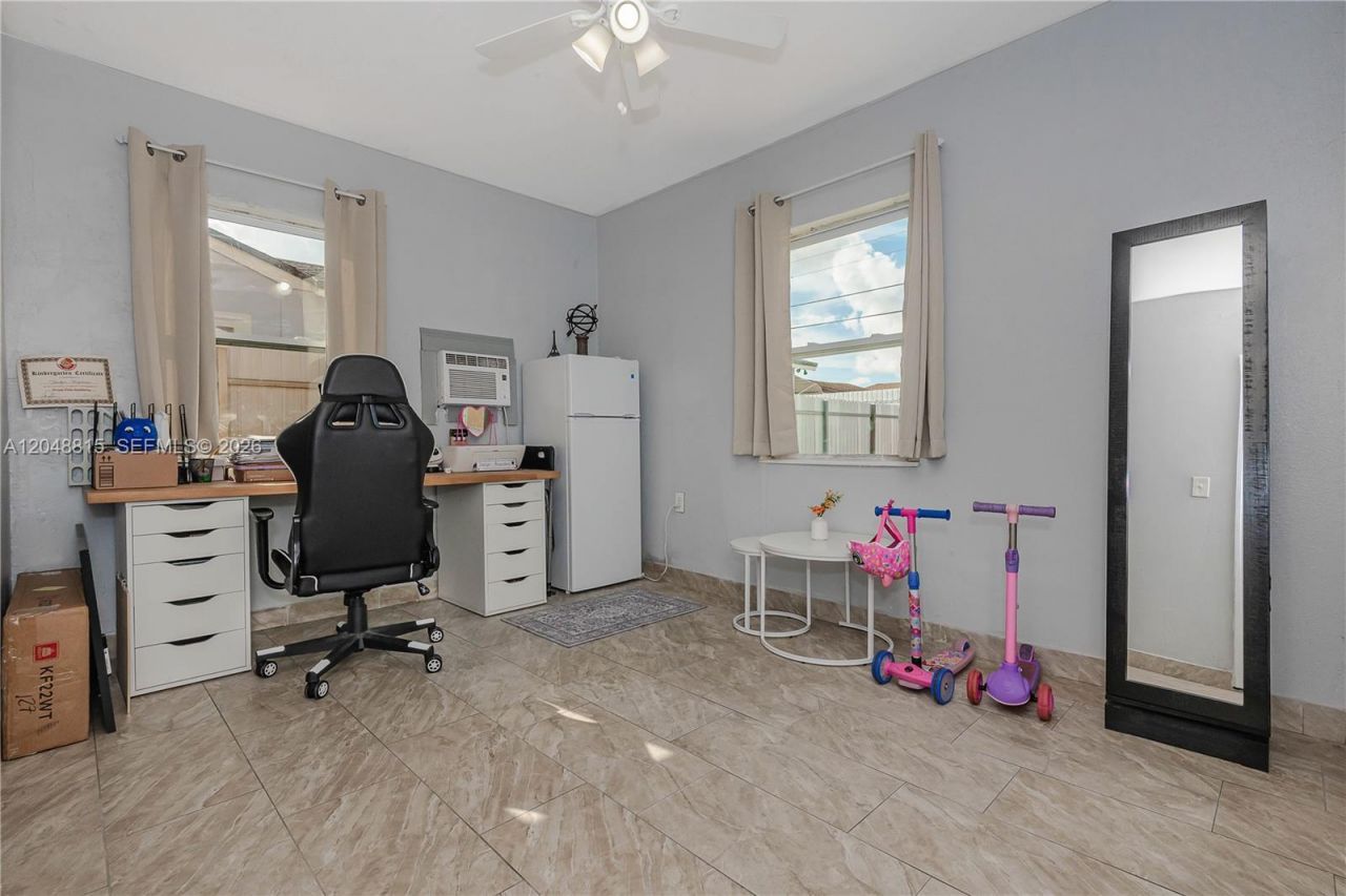 750 NE 4th Pl , Hialeah, FL 33010 Photo