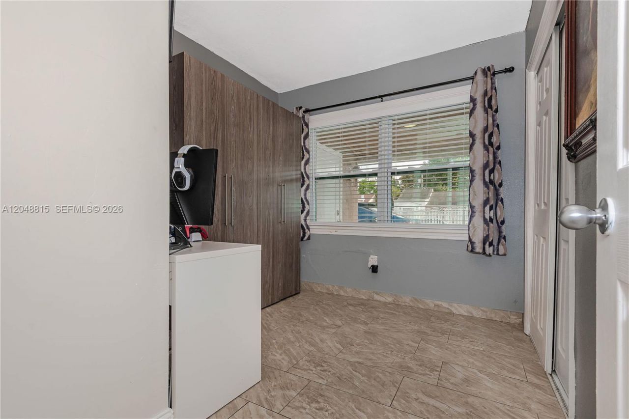 750 NE 4th Pl , Hialeah, FL 33010 Photo