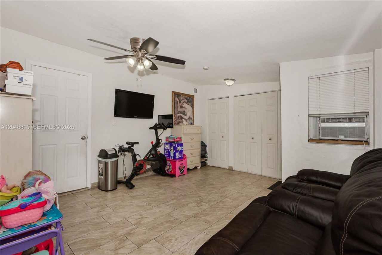 750 NE 4th Pl , Hialeah, FL 33010 Photo