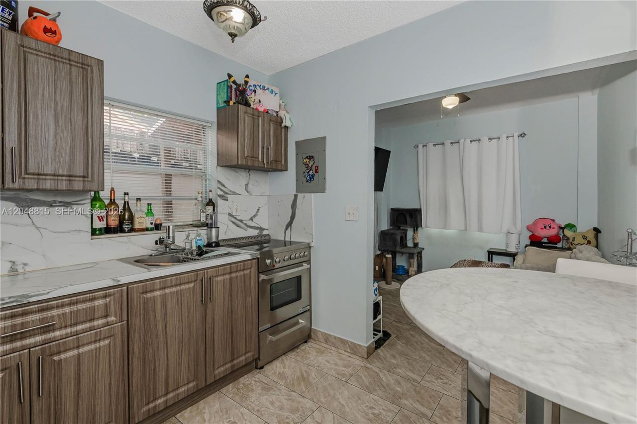 750 NE 4th Pl , Hialeah, FL 33010 Photo