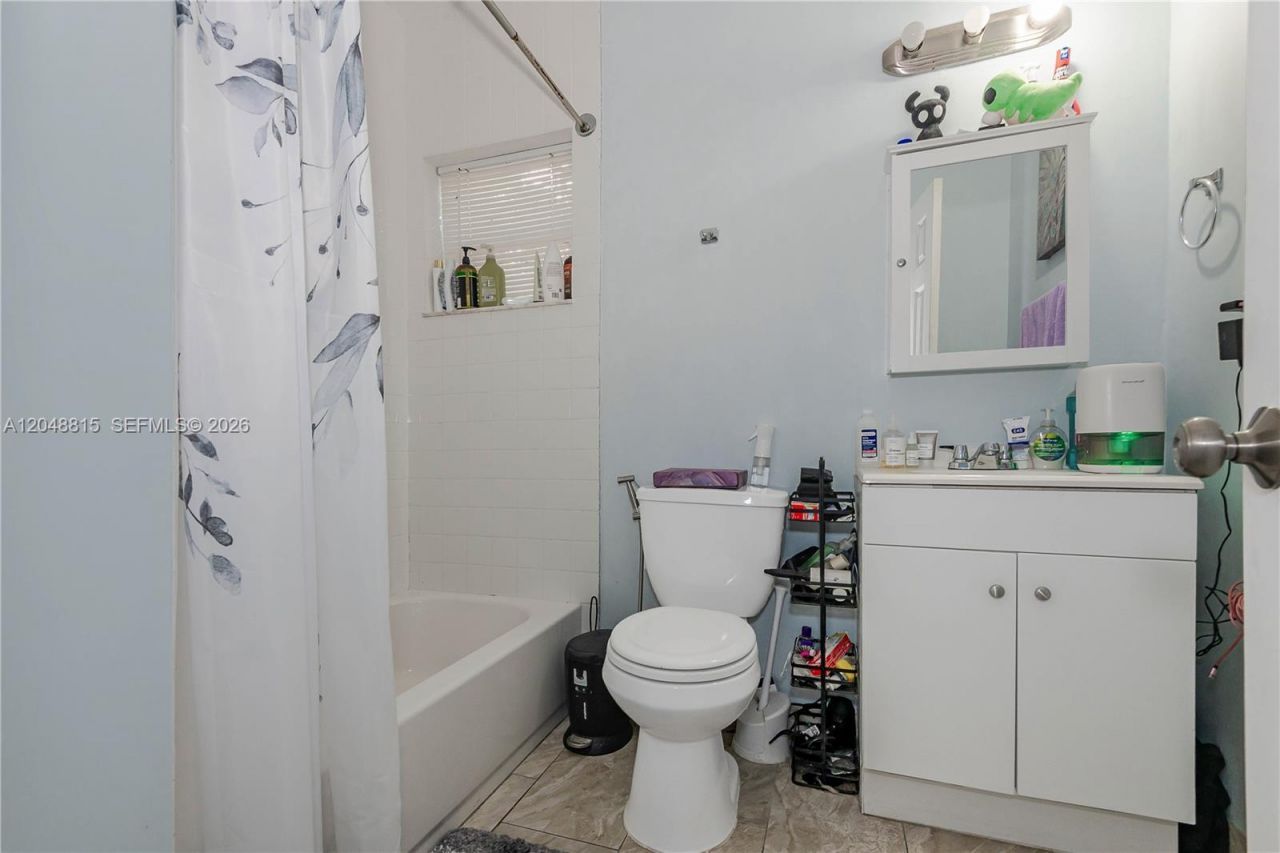 750 NE 4th Pl , Hialeah, FL 33010 Photo