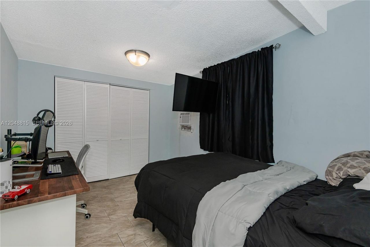 750 NE 4th Pl , Hialeah, FL 33010 Photo