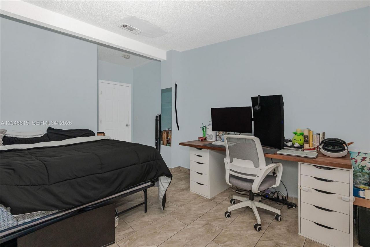 750 NE 4th Pl , Hialeah, FL 33010 Photo