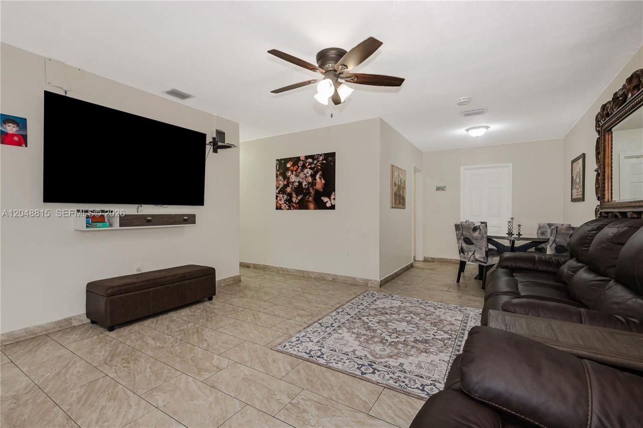 750 NE 4th Pl , Hialeah, FL 33010 Photo