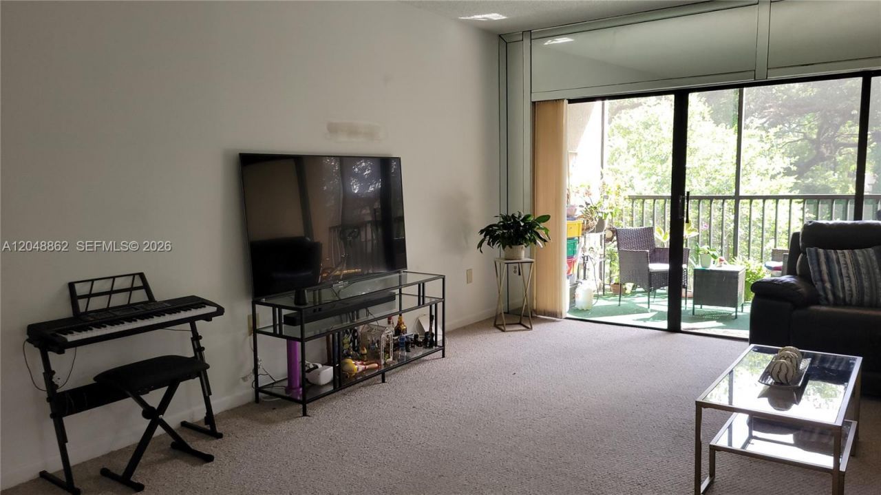 461 Ives Dairy Rd , Unit 204-2, Miami, FL 33179 Photo