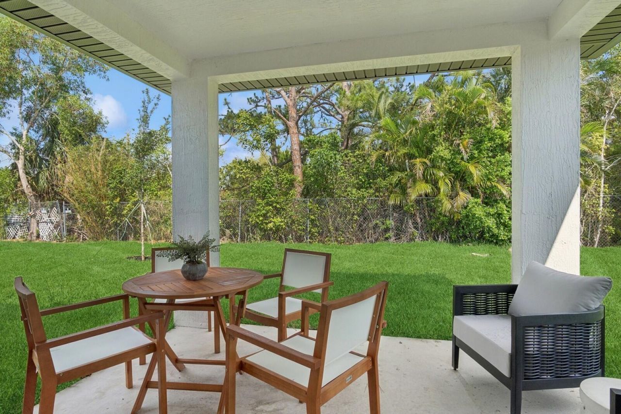 1726 SW Dreyfuss Boulevard, Port Saint Lucie, FL 34953 Photo