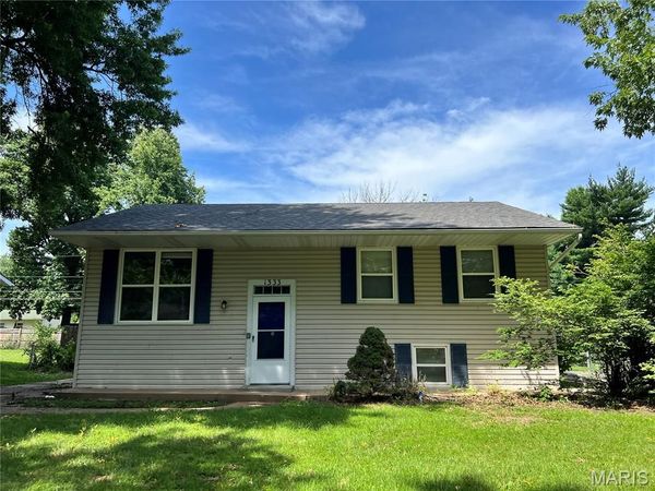 1333 Columbus Drive, St Louis, MO 63138