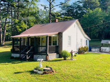 2009 Level Run Road, Hurt, VA 24563