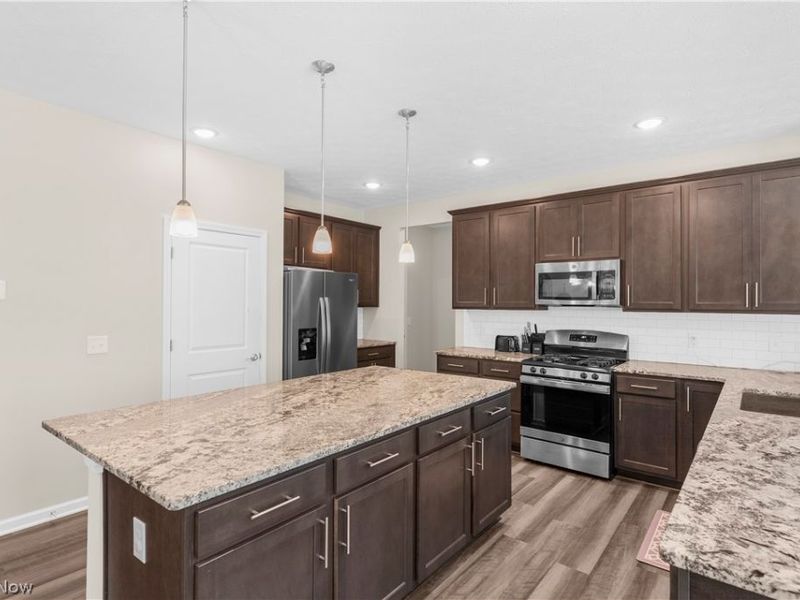 1220 Selena Grove, Uniontown, OH 44685 Photo 10