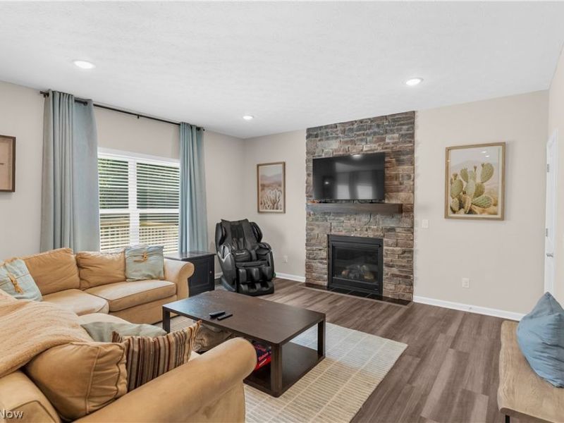 1220 Selena Grove, Uniontown, OH 44685 Photo 6