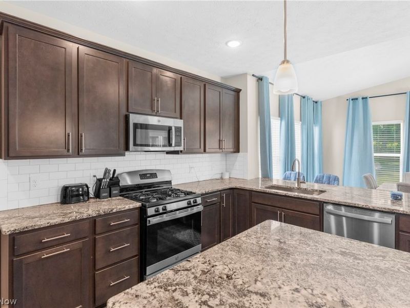 1220 Selena Grove, Uniontown, OH 44685 Photo 8