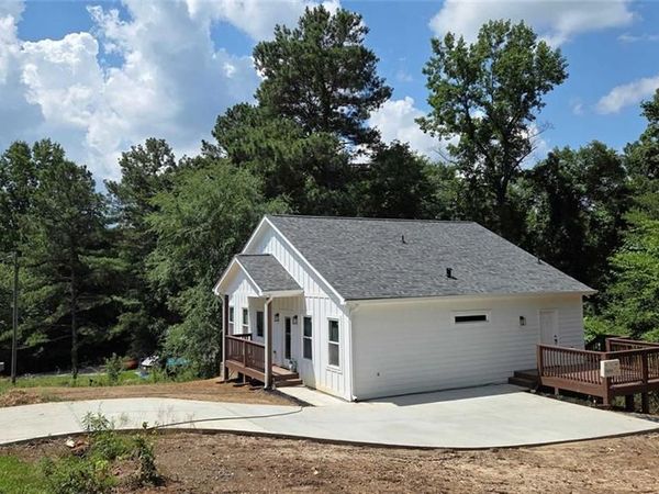 41 Walnut Trail , Cartersville, GA 30121