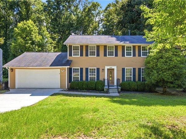 260 Barrington Drive E, Roswell, GA 30076