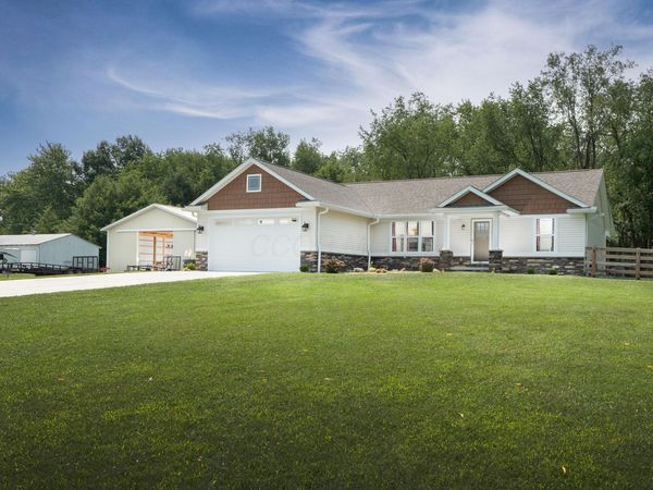 22686 Deal Road, Gambier, OH 43022