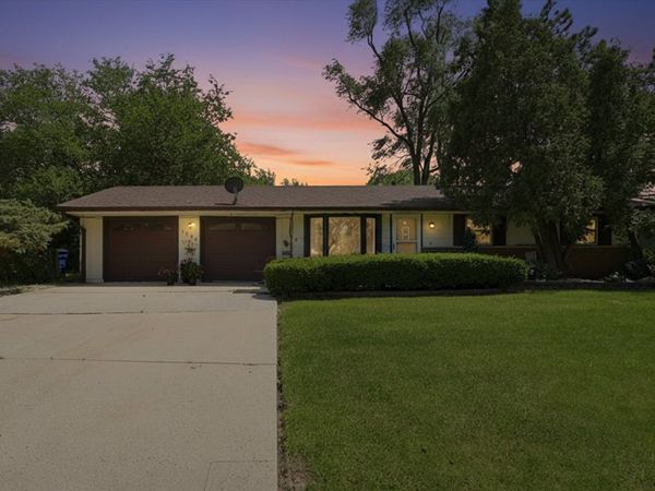 1509 Chatham Lane , Schaumburg, IL 60193