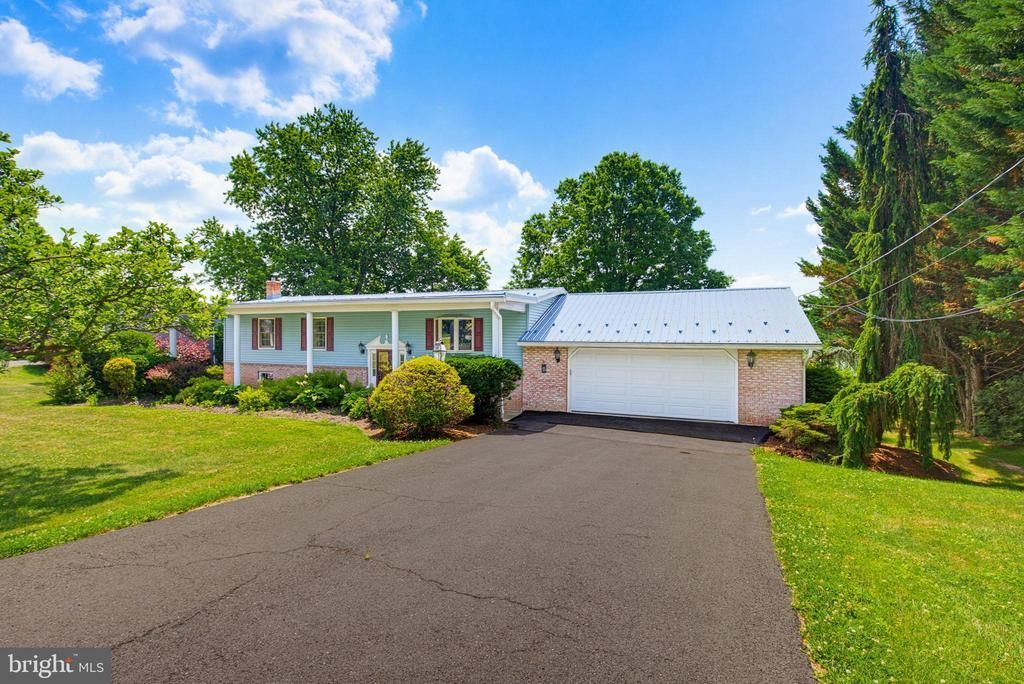 15 DONALD STREET , SHERMANS DALE, PA 17090