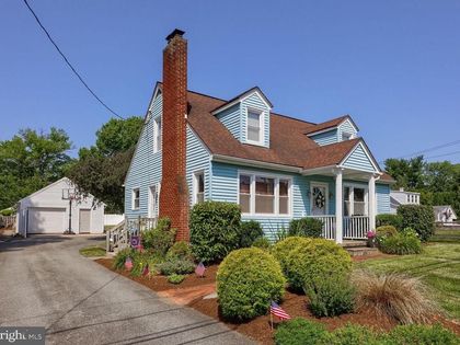 148 CREST AVENUE Lancaster, PA 17602