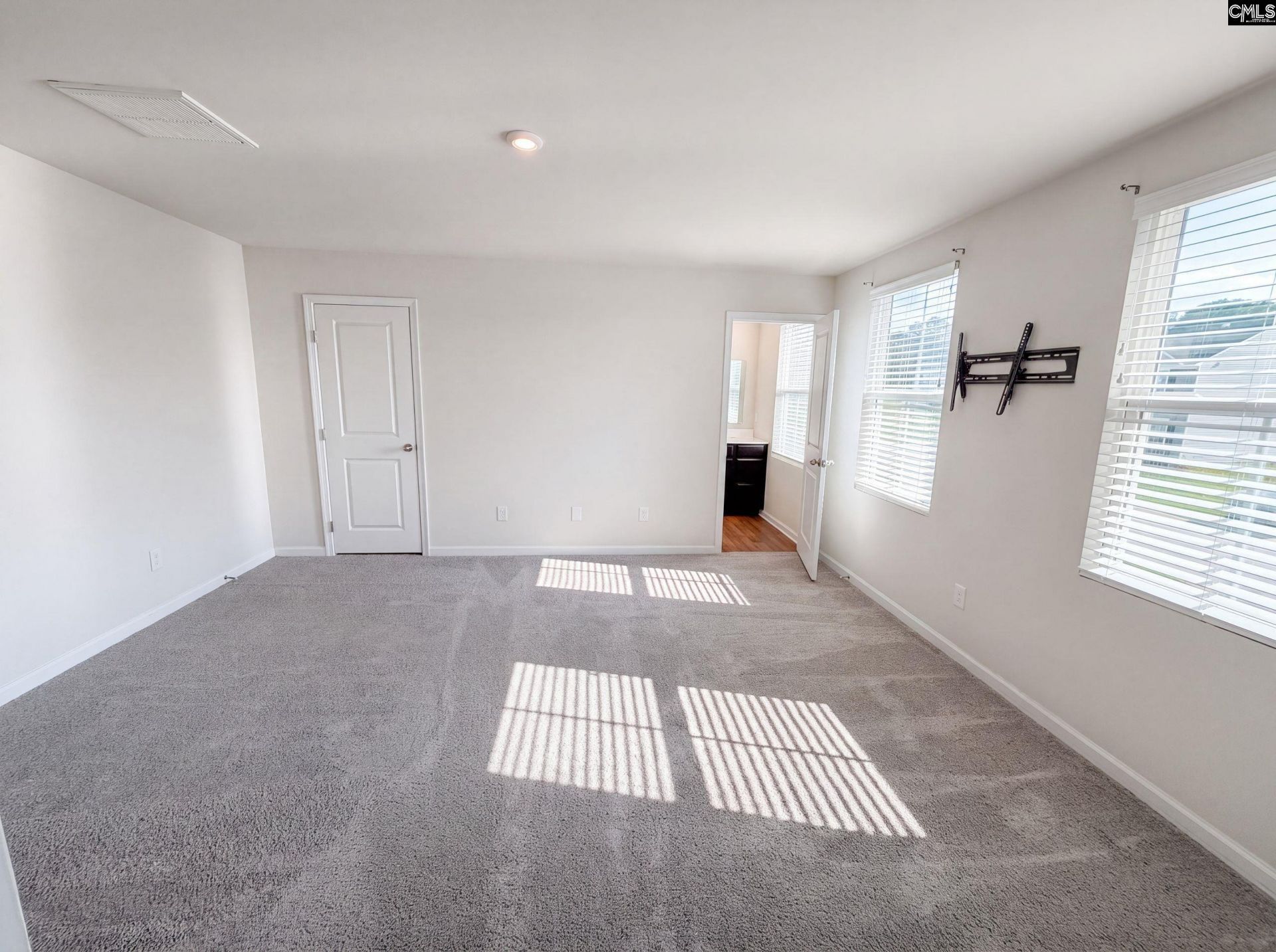 943 Sequoia Drive  Photo 4