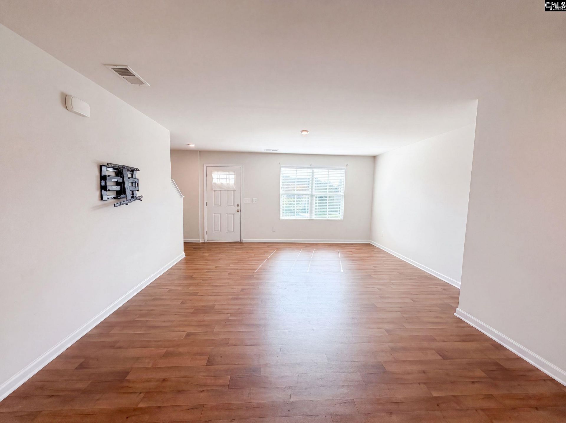 943 Sequoia Drive  Photo 7