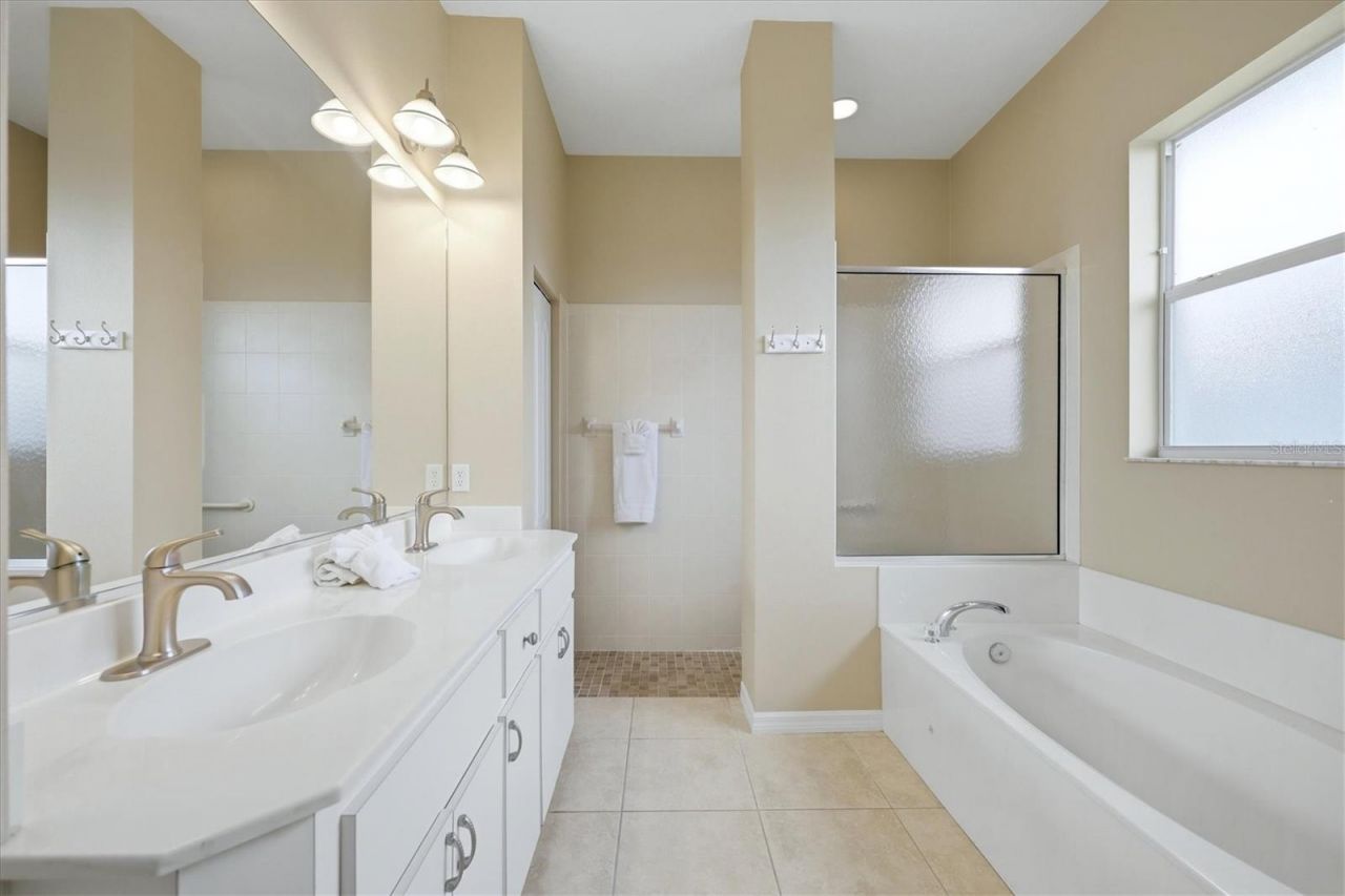 762 Silk Oak Drive , Venice, FL 34293 Photo