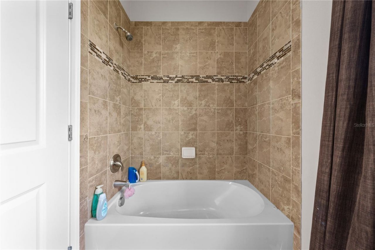 4664 Hickory Tree Ln, Saint Cloud, FL 34772 Photo