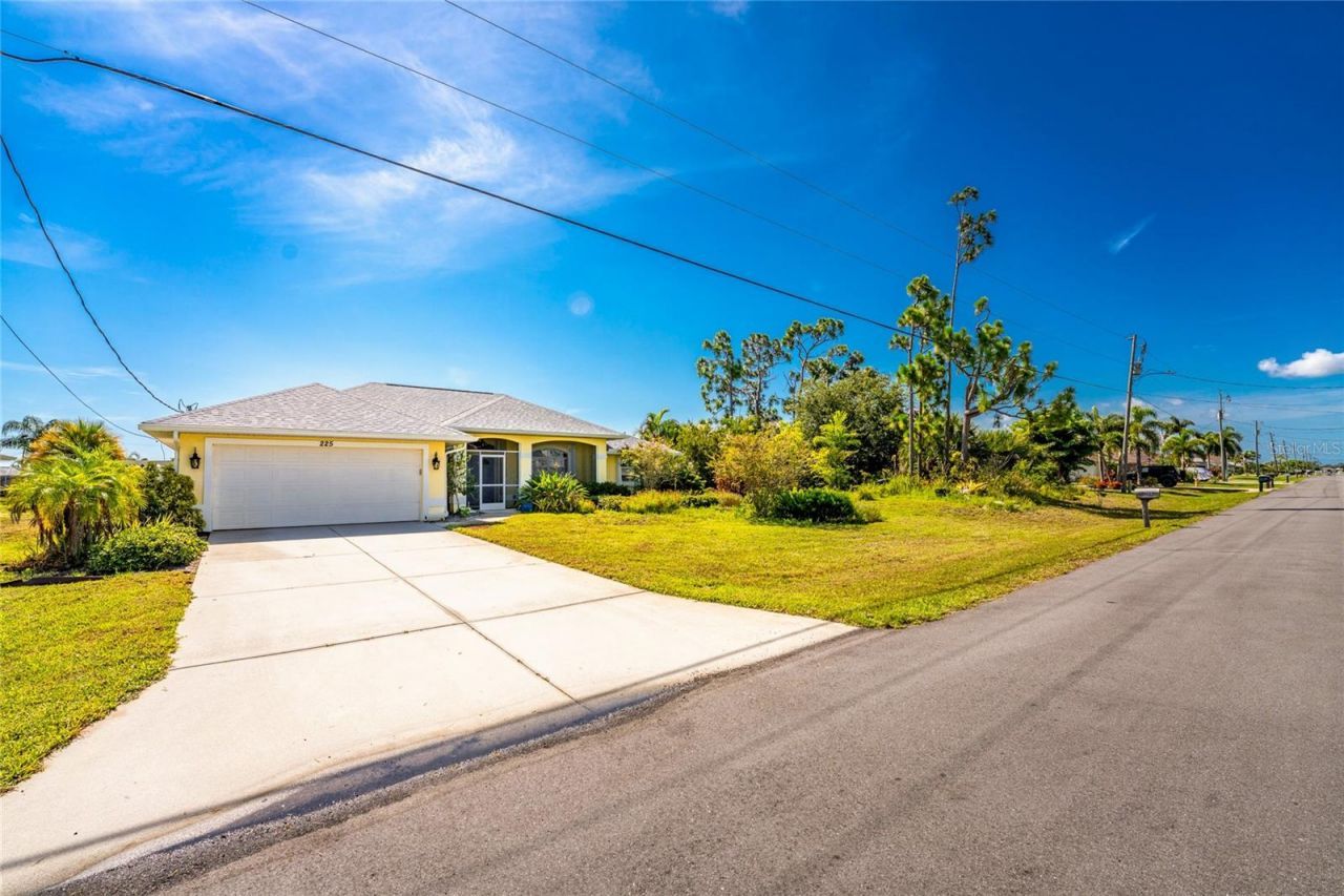 225 Fairway Road , Rotonda West, FL 33947 Photo