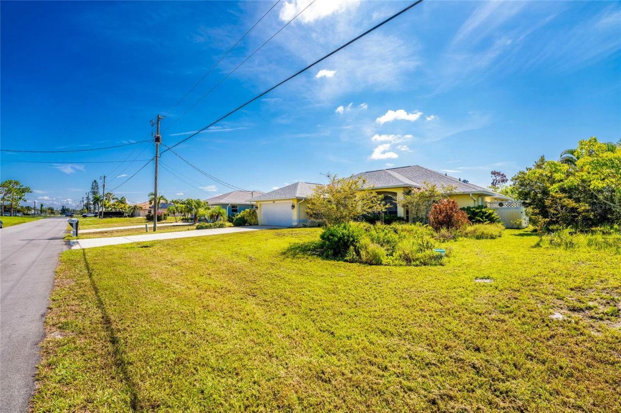 225 Fairway Road , Rotonda West, FL 33947 Photo