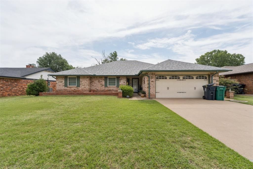 9718 Skylark Road, Oklahoma City, OK 73162 Main Photo